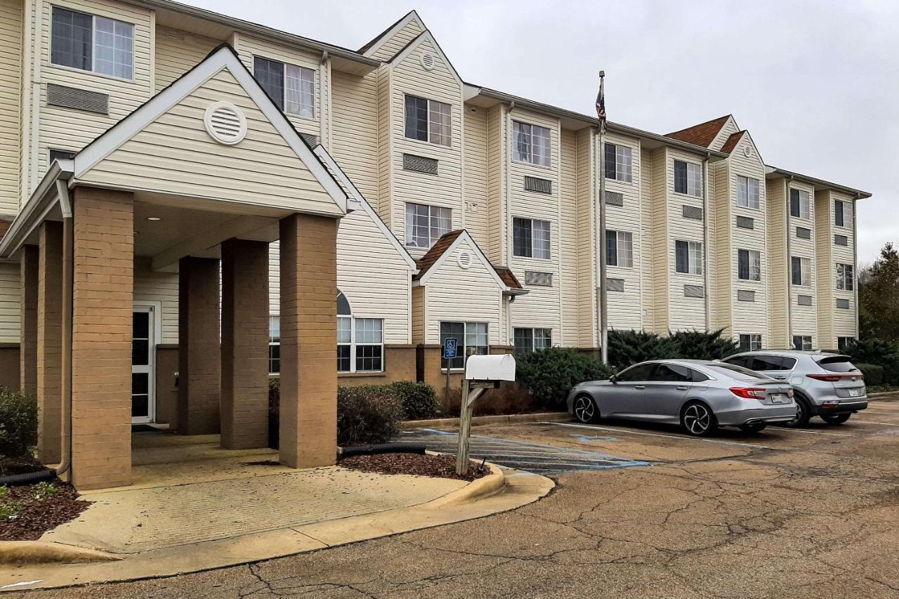 Starkville Inn & Suites Buitenkant foto